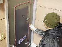 【香川県高松市国分寺町】玄関ドア中塗り 香川県高松市外壁塗替えなら一級塗装技能士の手塗りで長持ち!ユウ建装! 2025y12m27d_131245098