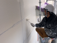 香川県さぬき市長尾|外壁・軒天井の中塗り作業(キレイエ15) 香川県の外壁リフォームならユウ建装! IMG_4443